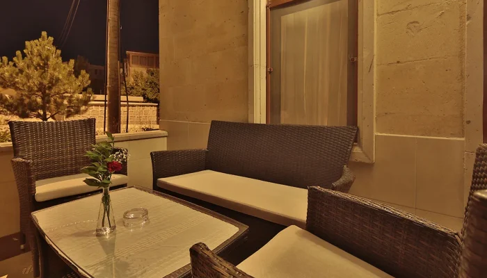 Deluxe_Triple_Stone_Room_with_Balcony0