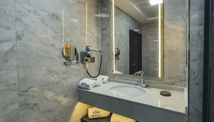 Deluxe_Triple_Stone_Room_with_Balcony10