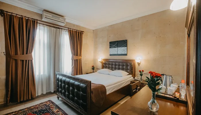 Deluxe_Triple_Stone_Room_with_Balcony4