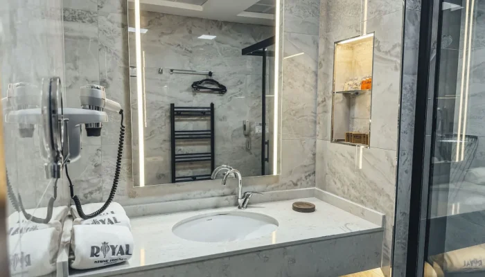 Deluxe_Triple_Stone_Room_with_Balcony9